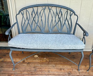 lot 19 image: Beautiful Bench, Chairs and 2 Side Tables by Brown Jordan