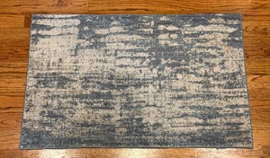 lot 181 image: Lovely Rug