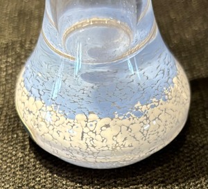 lot 195 image: Dazzling Swedish Art Glass Style Bud Vase