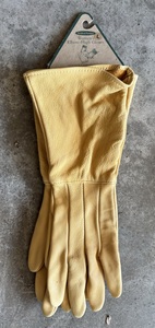 lot 211 image: New and Used Work Gloves