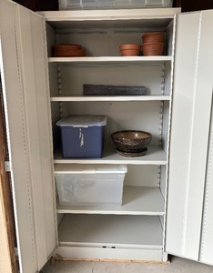 lot 220 image: Metal Cabinet with Shelves