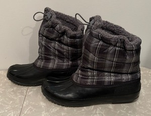 lot 240 image: Debby Boots by Sporto