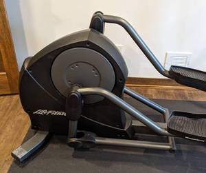 lot 20 image: LifeFitness X3-0 Elliptical