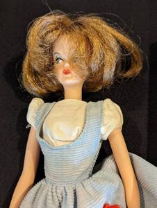 lot 26 image: Pair of Vintage Midge Dolls