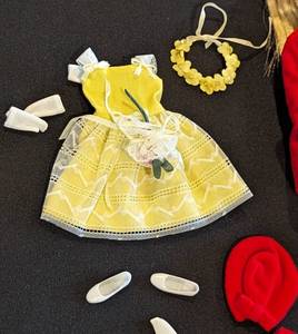 lot 27 image: Vintage Skipper and Scooter Dolls