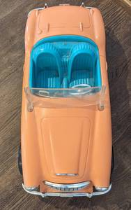 lot 28 image: Vintage Barbie Carrying Case  Wardrobe and Convertible