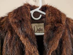 lot 258 image: Womens Vintage Daytons Fur Coat
