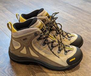 lot 270 image: New Asolo Womens Hiking Boots