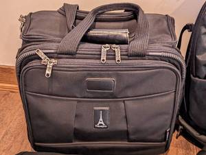 lot 285 image: Backpacks and Carry On Bag