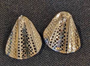 lot 290 image: 14k Yellow Gold Earrings