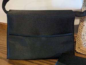 lot 302 image: Assorted Womens Purses including a New Fossil Handbag