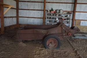 lot 16 image: antique manure spreader