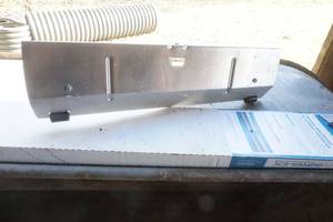 lot 27 image: aluminum snow rake extendable to 21