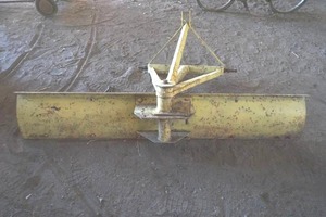 lot 32 image: plow blade