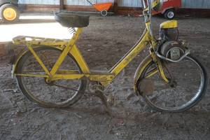 lot 33 image: vintage motorbike