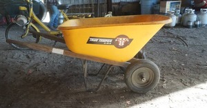 lot 35 image: True Temper wheelbarrow 8 cu ft