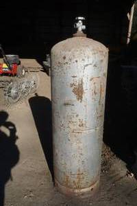 lot 47 image: 100 lb. LP tank