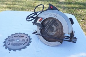 lot 62 image: Skil Saw