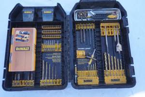 lot 65 image: DeWalt bit set