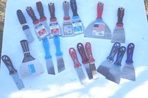 lot 67 image: assortment of scrapers