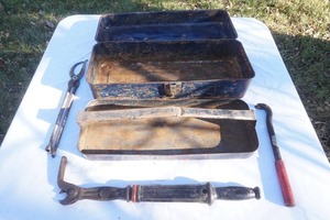 lot 90 image: vintage toolbox with vintage tools