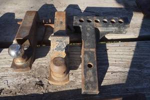 lot 97 image: hitches