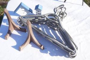 lot 105 image: heavy duty clothing hangers