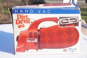 lot 122 image: Dirt Devil Handi vac