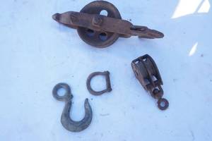 lot 131 image: vintage tools
