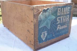 lot 138 image: vintage wood box