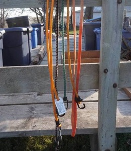 lot 143 image: bungee cords