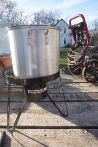 lot 149 image: Brinkman oil cooker