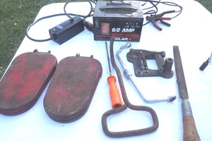 lot 187 image: battery charger, emergency flares