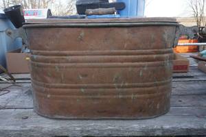 lot 190 image: antique copper boiler with lid