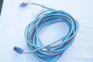 lot 199 image: extension cord