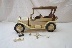 lot 256 image: Jim Beam Thomas Flyer decanter