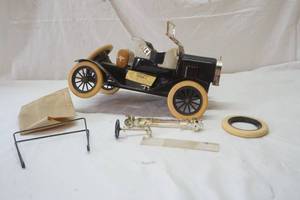lot 257 image: Jim Beam Vodka decanter