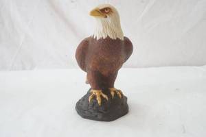 lot 290 image: Pride of America eagle figurine