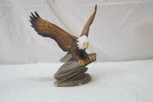 lot 299 image: eagle figurine