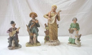 lot 304 image: porcelain figurines