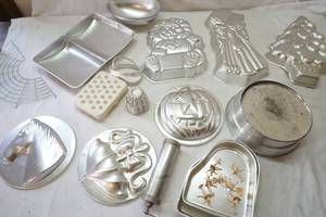 lot 309 image: bakeware