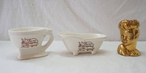 lot 312 image: ceramic tub and toilet figurines