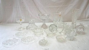lot 313 image: glassware