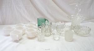 lot 323 image: glassware