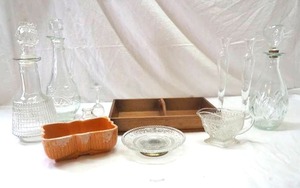 lot 325 image: glass serve ware