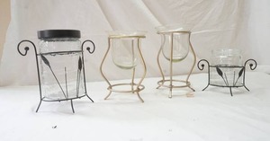 lot 334 image: Home Interiors table decor