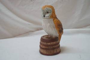 lot 433 image: vintage Ezra mini owl decanter