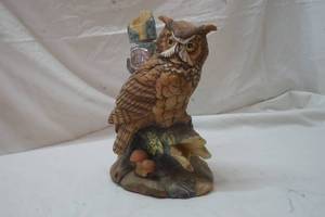 lot 437 image: vintage Ezra owl decanter
