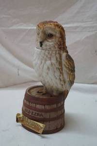 lot 440 image: vintage Ezra owl decanter