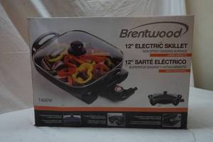 lot 462 image: electric skillet